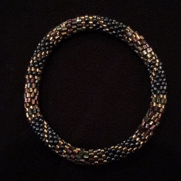 5 bracelets - Picture 4 of 6
